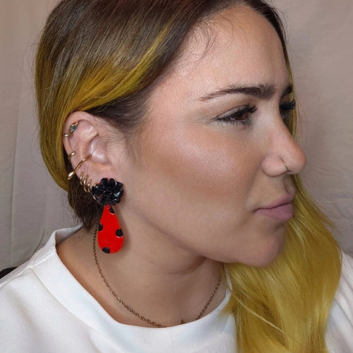 Carmen 1. Rojo lunares negro