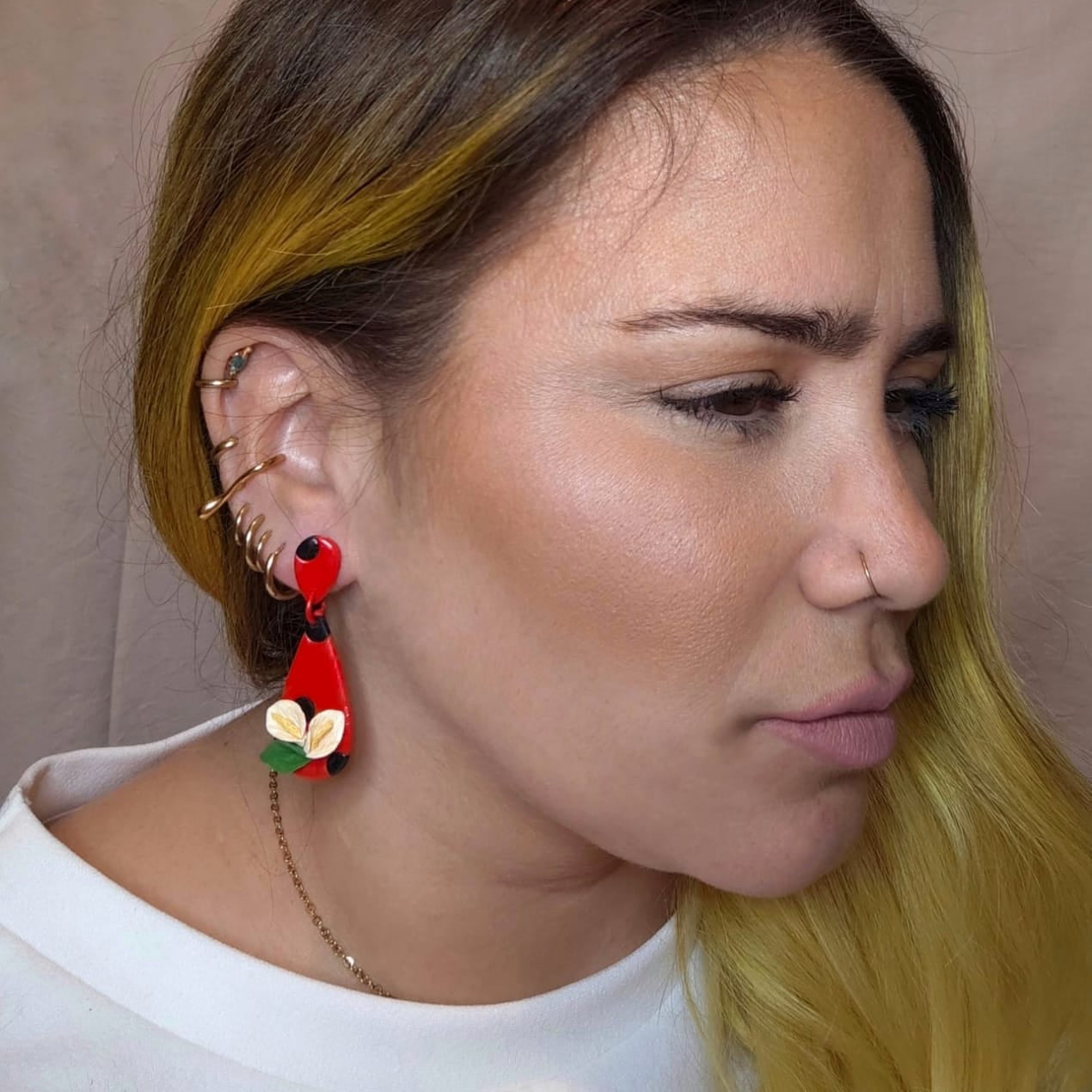 Carmen 2. Rojo lunares negro